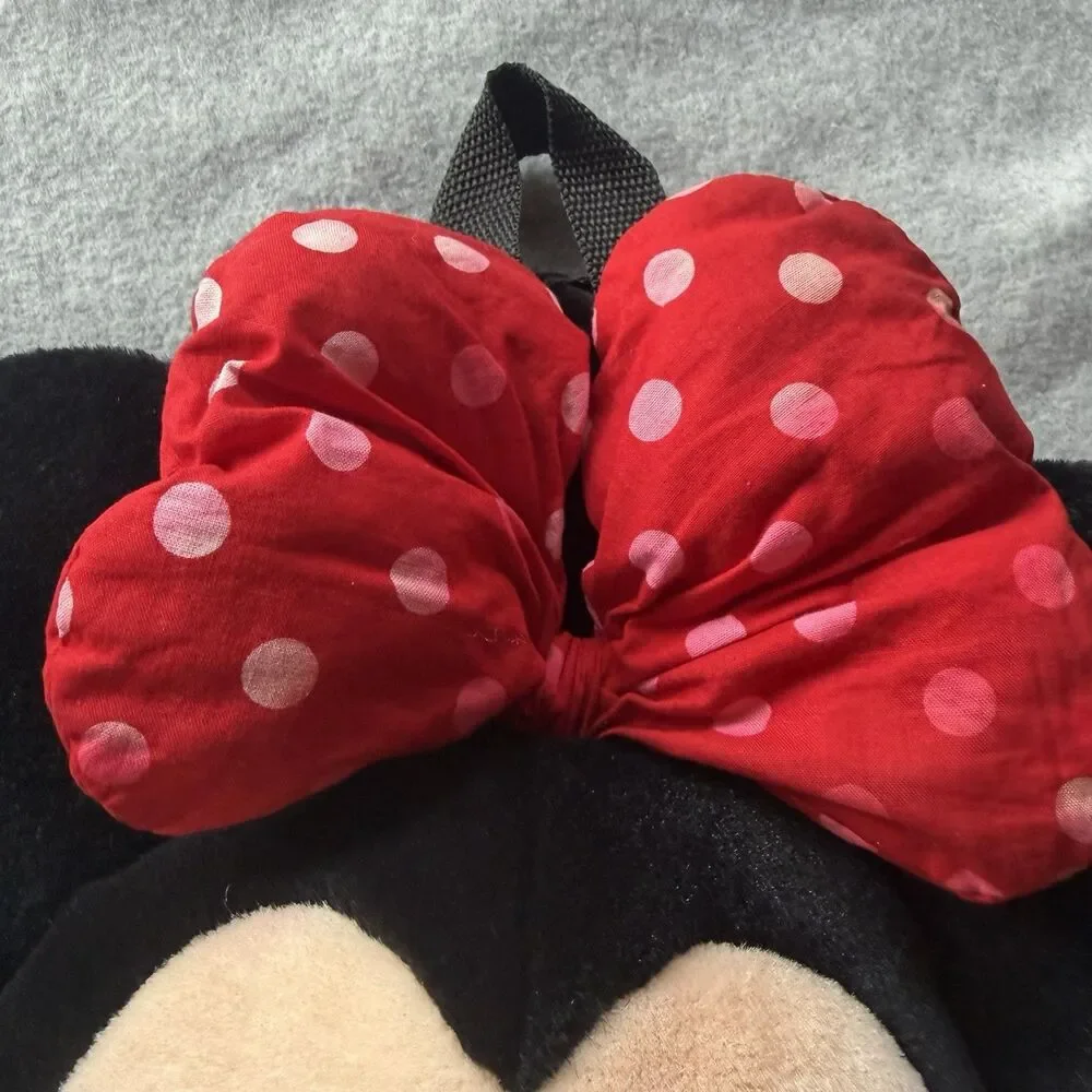 Rare Walt DisneyWorld Minnie Mouse 3D Plush Backpack w/ Plush Keychain